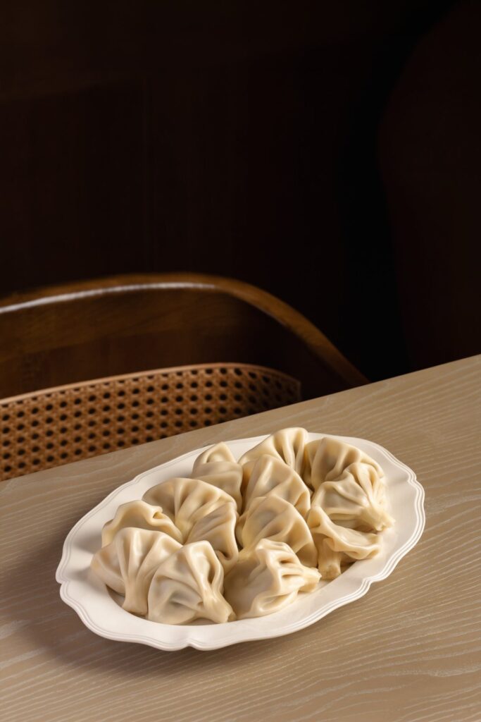 Khinkali served at the table, Vakhtanguri restaurant